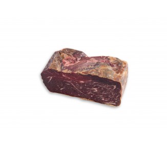 Cecina de vaca curada de forma tradicional