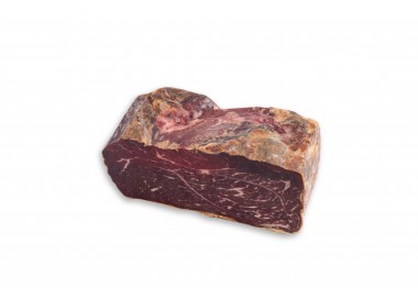 Cecina de vaca curada de forma tradicional