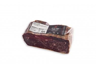 Cecina de vaca tradicional lista para consumir