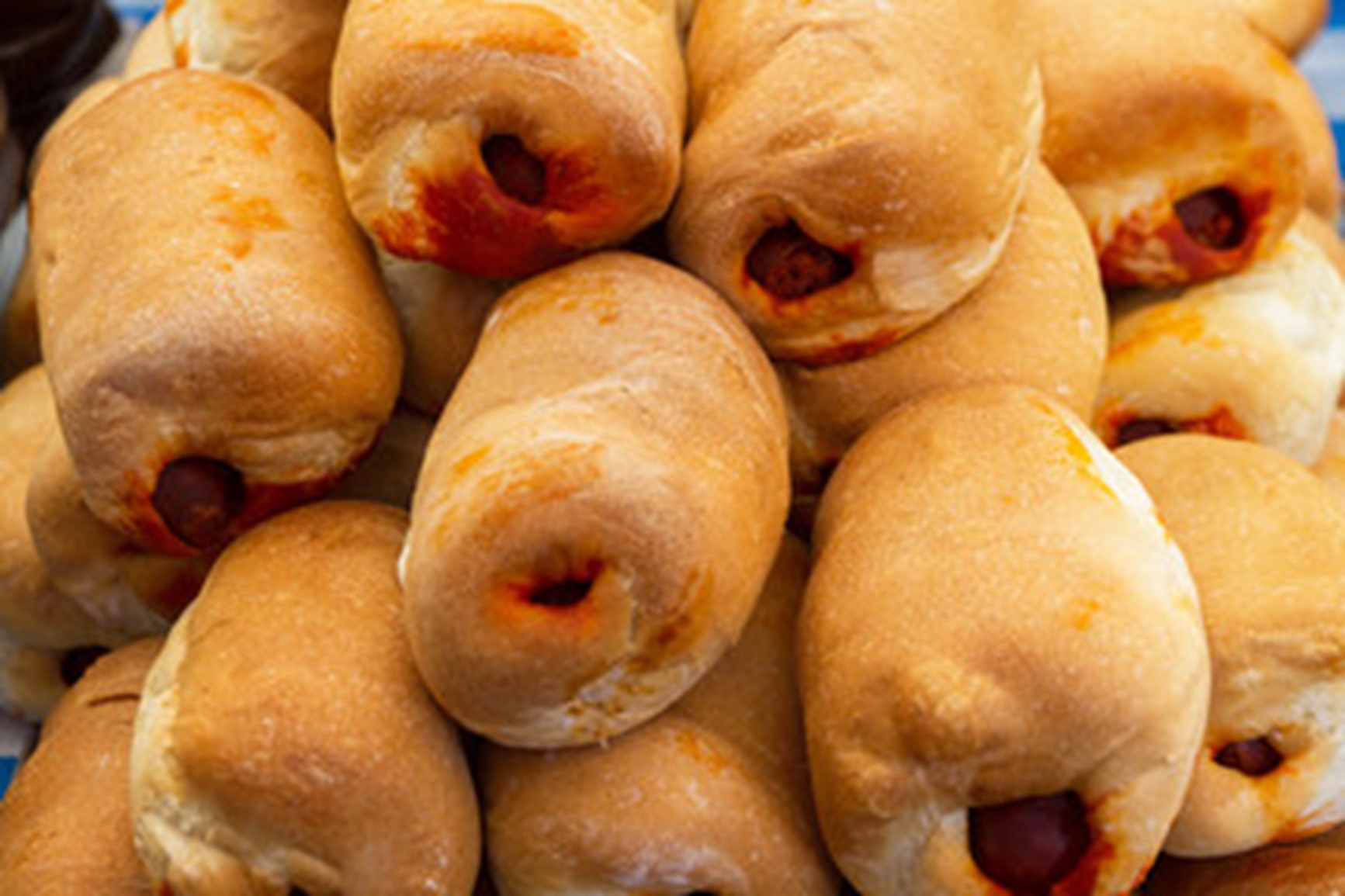 El bollo preñao, compañero inseparable de cualquier fiesta gallega